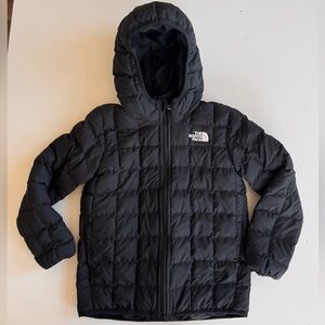 The North Face Black Reversible ThermoBall Hooded Zip Up Jacket kids size 6